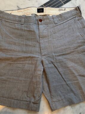 J. Crew Men’s Flat Front Shorts in Light Gray chino Stanton 35x9